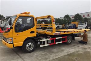 郧县哪里有拖车服务